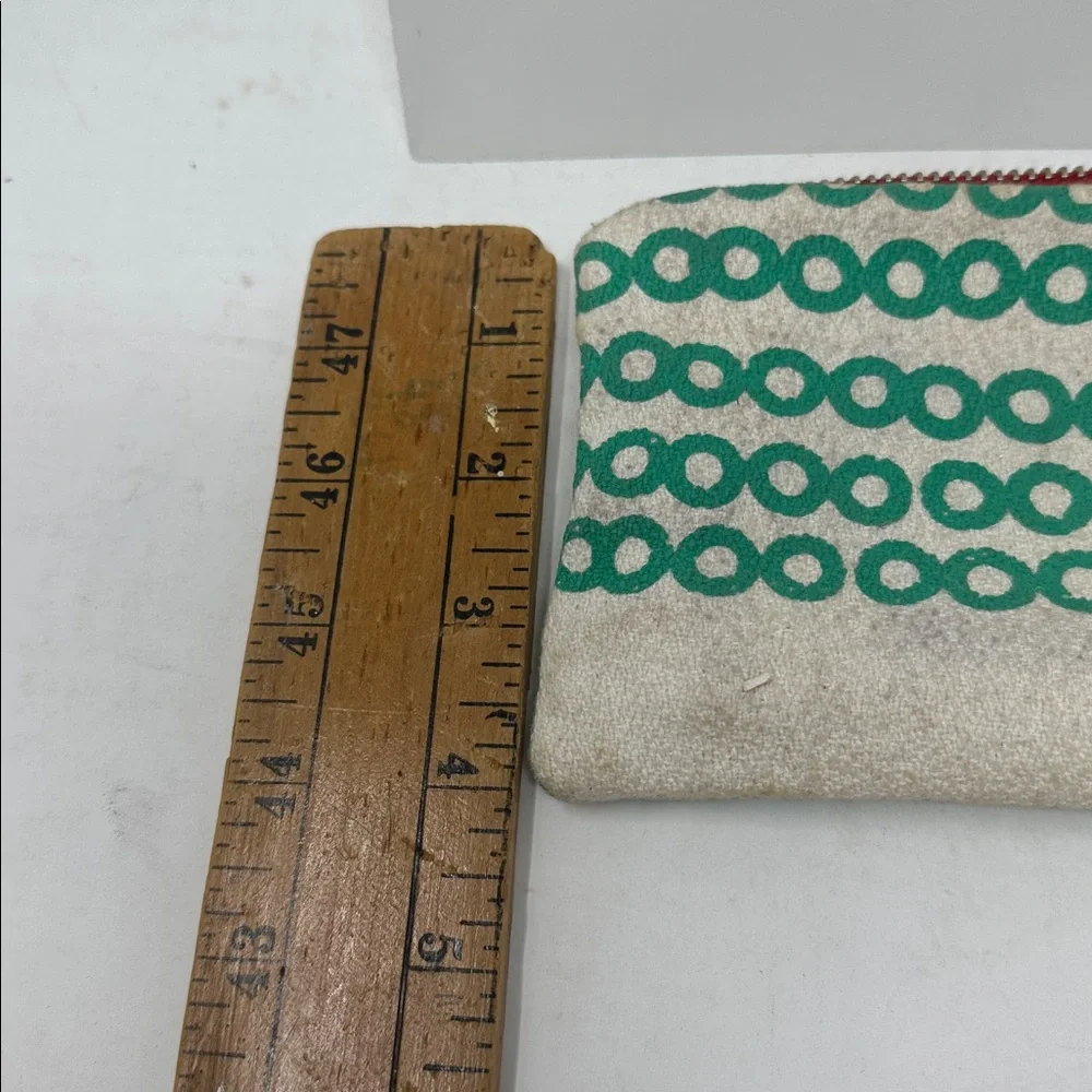 Vintage Erin Flett small zipped bag. Cream cloth bag with green screen print. - Picture 8 of 8